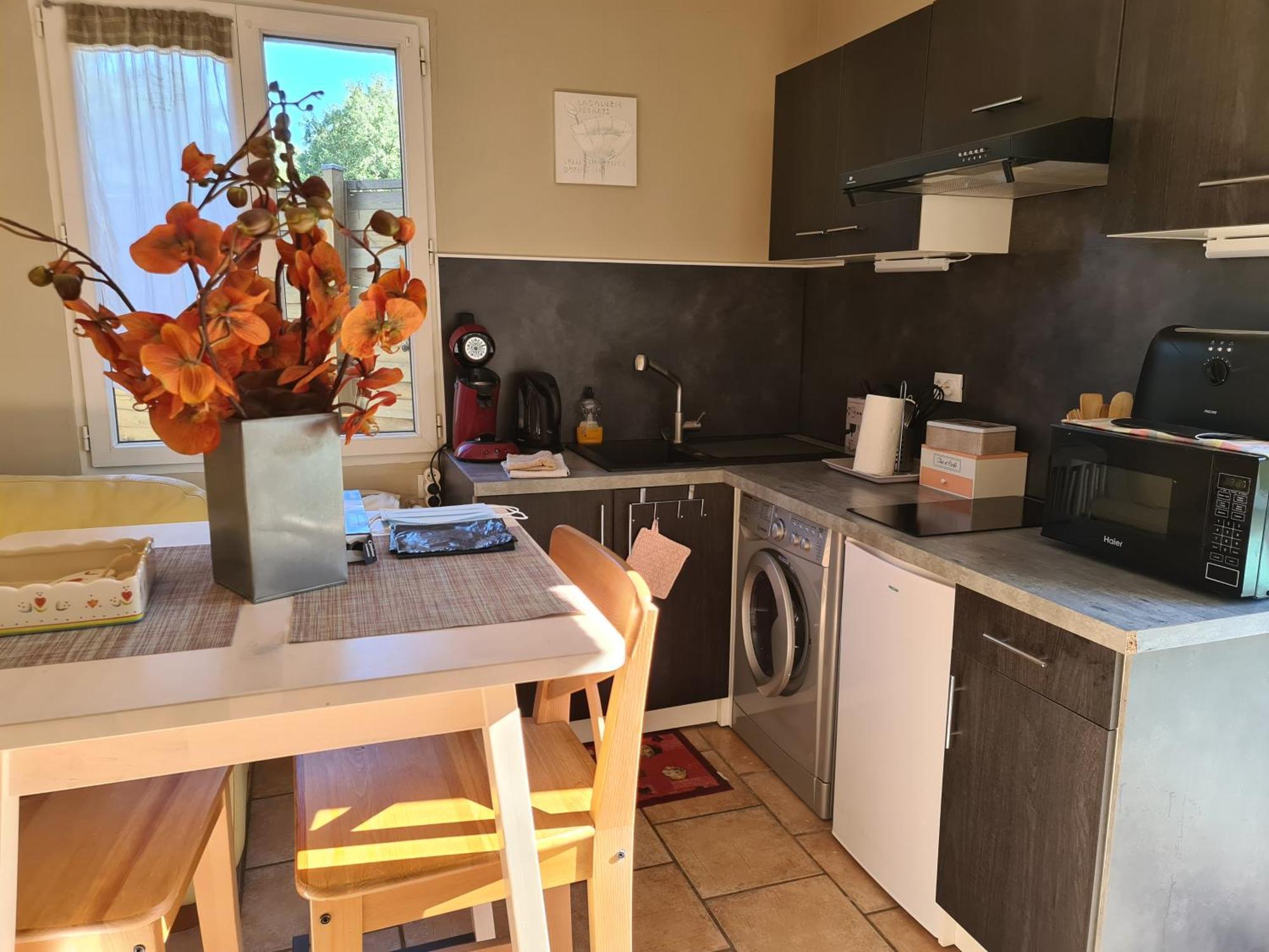 3 indépendants dans villa avec piscine terrasse, jardin, parking clos, wifi Meyreuil Exterior foto