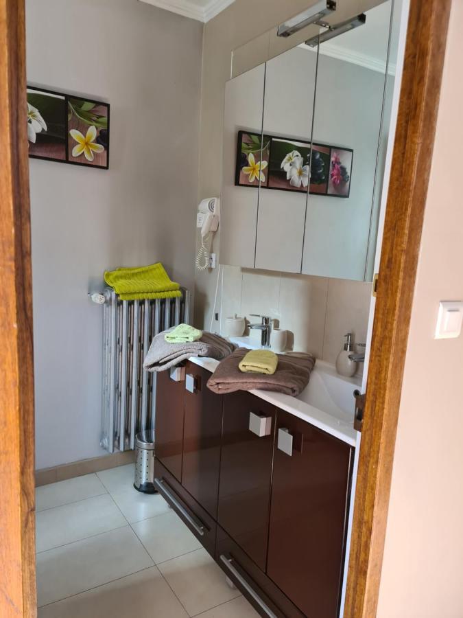 3 indépendants dans villa avec piscine terrasse, jardin, parking clos, wifi Meyreuil Exterior foto