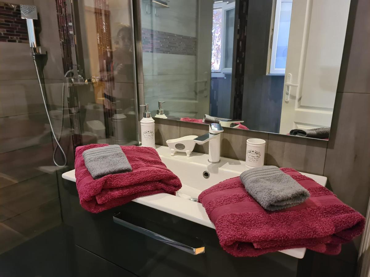 3 indépendants dans villa avec piscine terrasse, jardin, parking clos, wifi Meyreuil Exterior foto