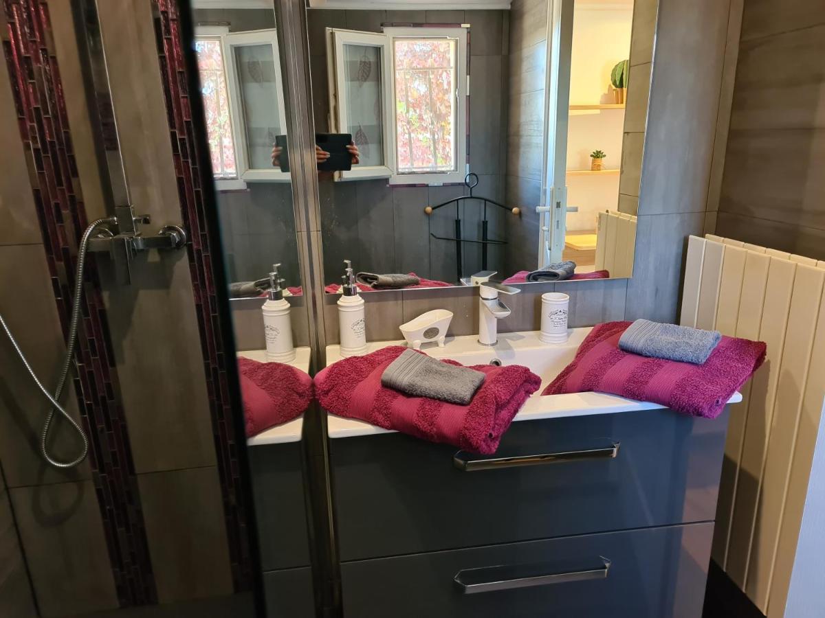 3 indépendants dans villa avec piscine terrasse, jardin, parking clos, wifi Meyreuil Exterior foto