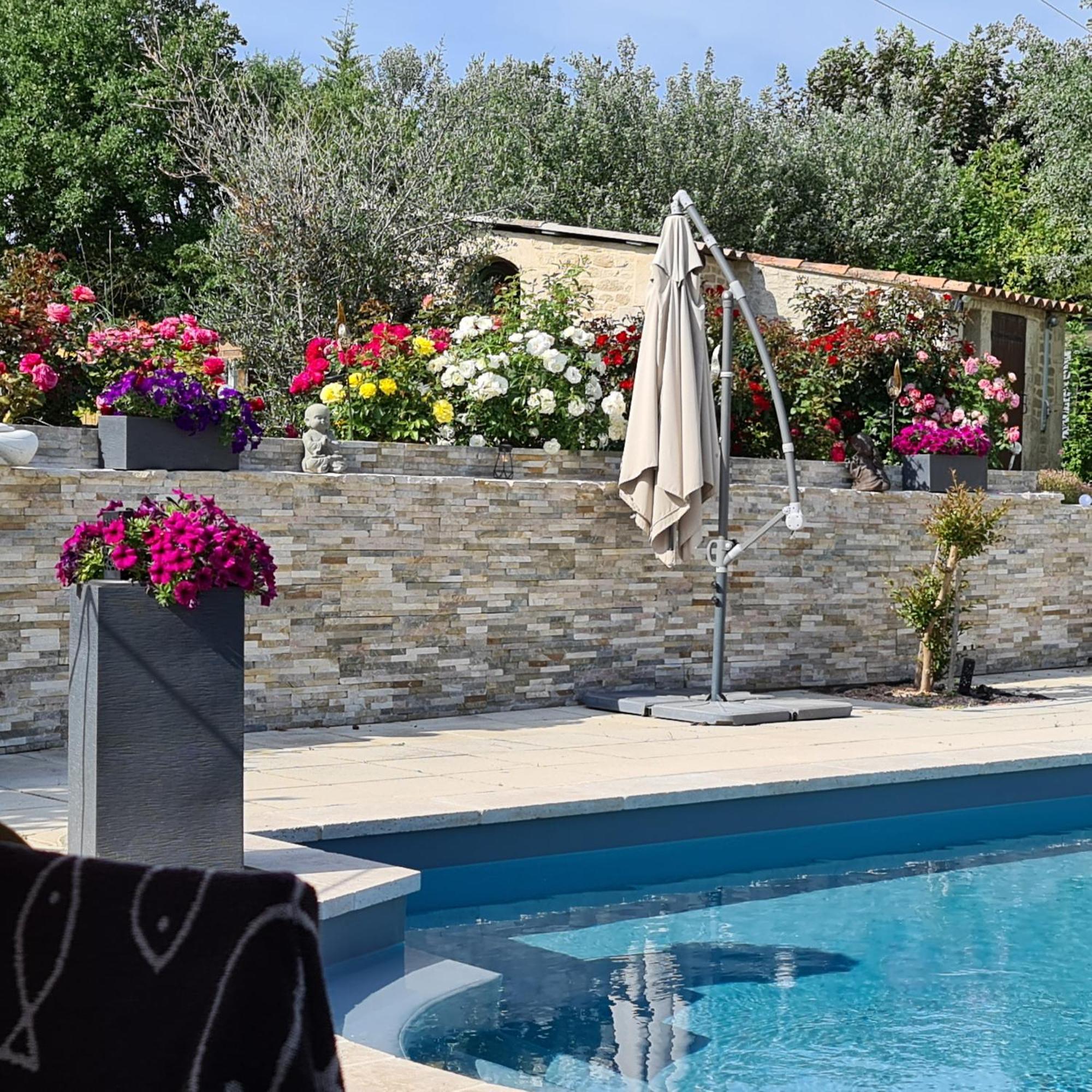 3 indépendants dans villa avec piscine terrasse, jardin, parking clos, wifi Meyreuil Exterior foto