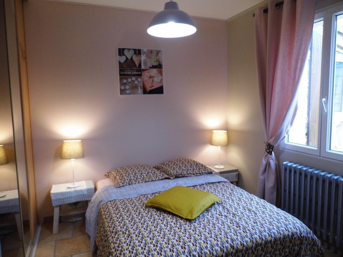 3 indépendants dans villa avec piscine terrasse, jardin, parking clos, wifi Meyreuil Exterior foto