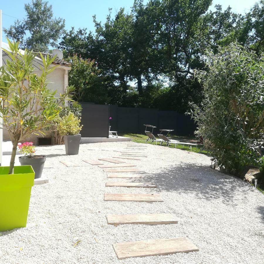 3 indépendants dans villa avec piscine terrasse, jardin, parking clos, wifi Meyreuil Exterior foto