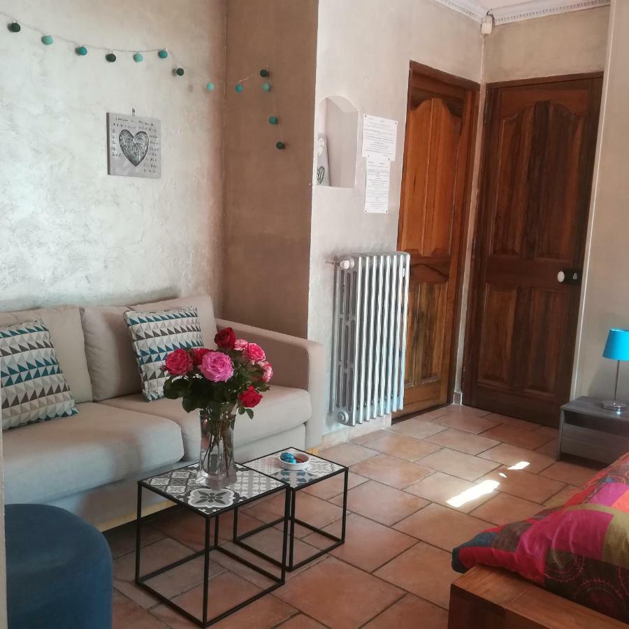 3 indépendants dans villa avec piscine terrasse, jardin, parking clos, wifi Meyreuil Exterior foto