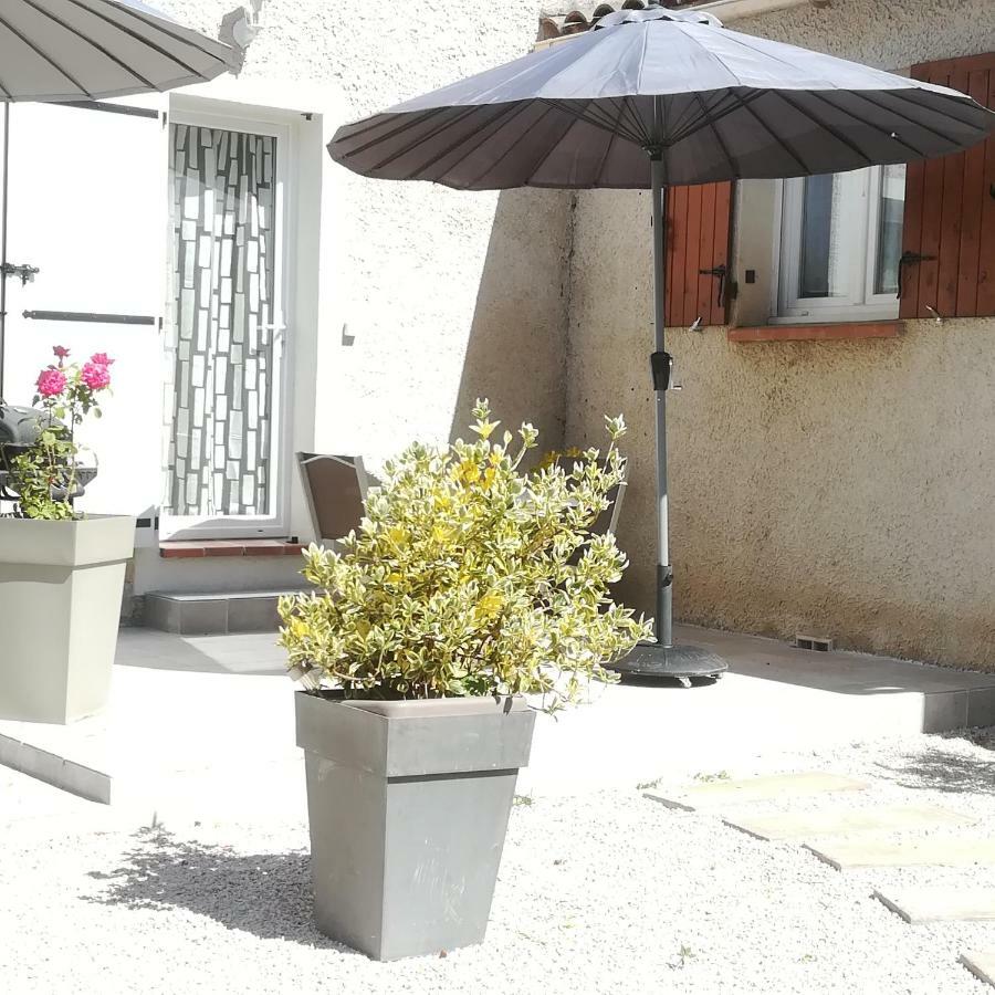 3 indépendants dans villa avec piscine terrasse, jardin, parking clos, wifi Meyreuil Exterior foto