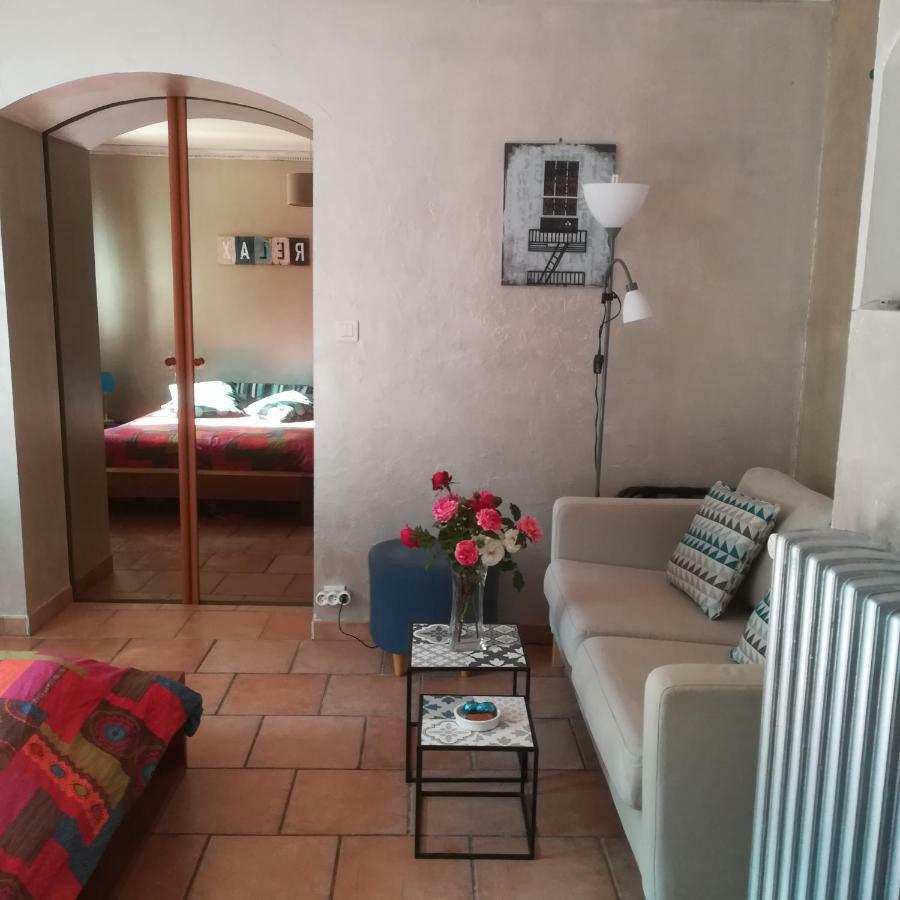 3 indépendants dans villa avec piscine terrasse, jardin, parking clos, wifi Meyreuil Exterior foto